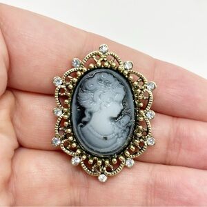 Vintage Style Victorian Gray Blue Cameo Small Dainty Brooch Gold-Tone Rhinestone